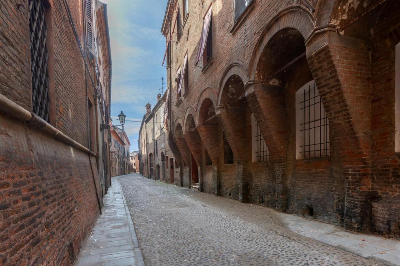 Central Ferrara Apartment Extérieur photo