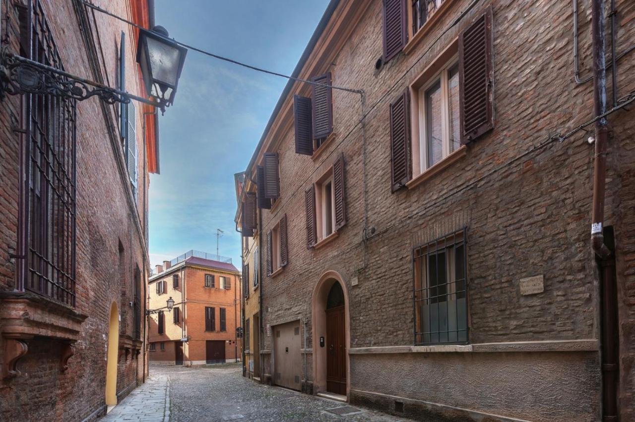 Central Ferrara Apartment Extérieur photo